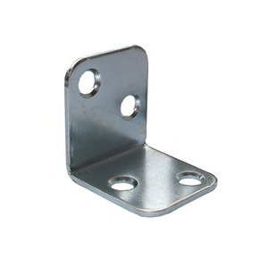 купить Уголок мебельный металл 28*28 цинк                                                                   с доставкой