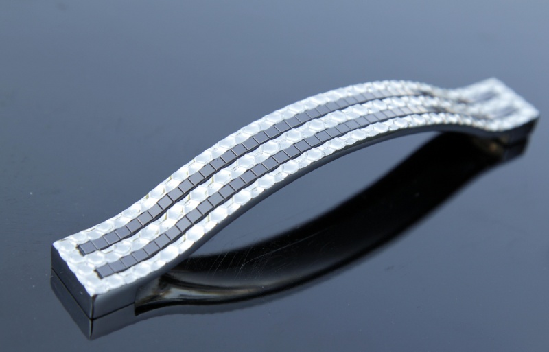 купить Ручка мебельная скоба MICO со вставкой хром/антрацит 322/128-02-19                                   с доставкой