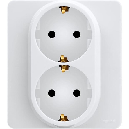 купить Розетка Legrand INSPIRIA 2-СП 2К+З 16А 250В~ белый, с заземлением Россия с доставкой