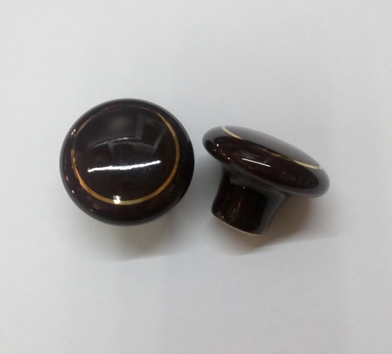 купить Ручка мебельная кнопка 101 керамика D38 BROWN G                                                      с доставкой